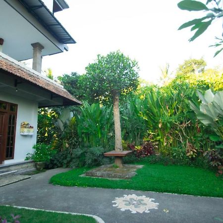 Akusara House อูบุด ภายนอก รูปภาพ